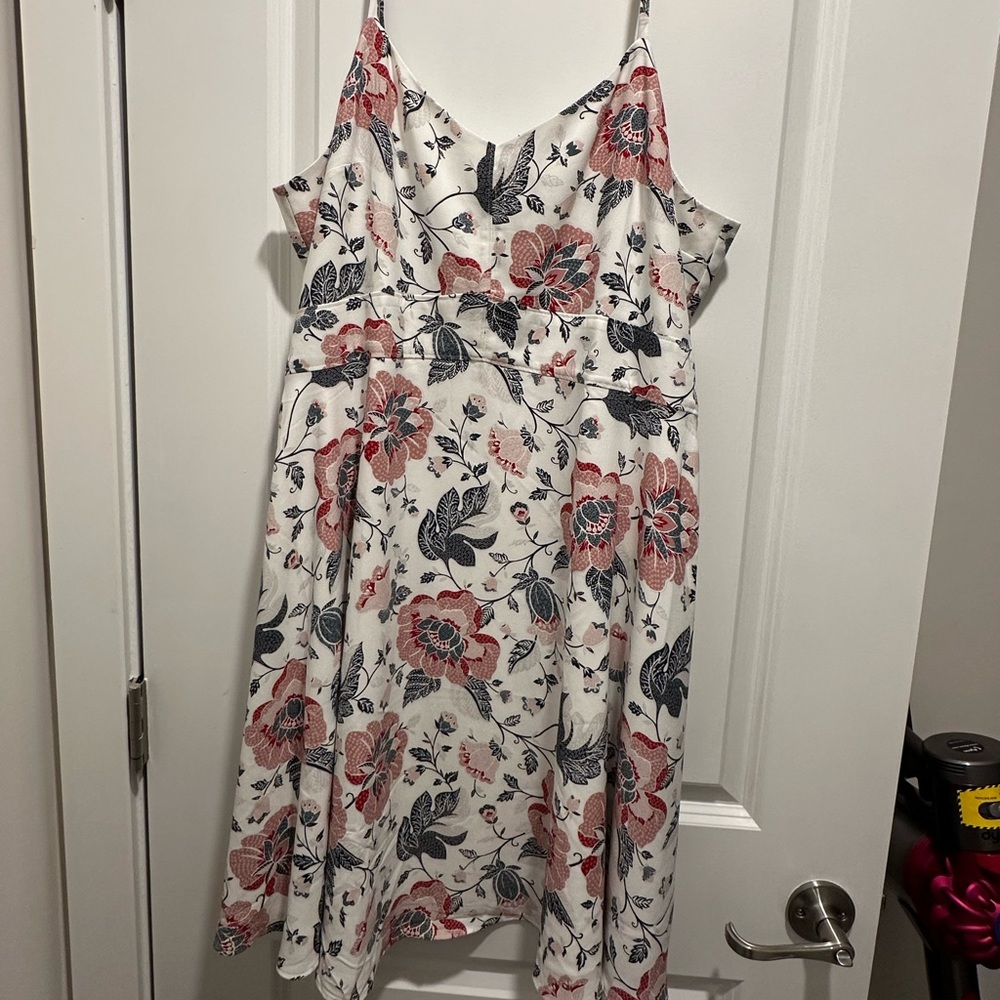 Loft sleeveless floral dress
